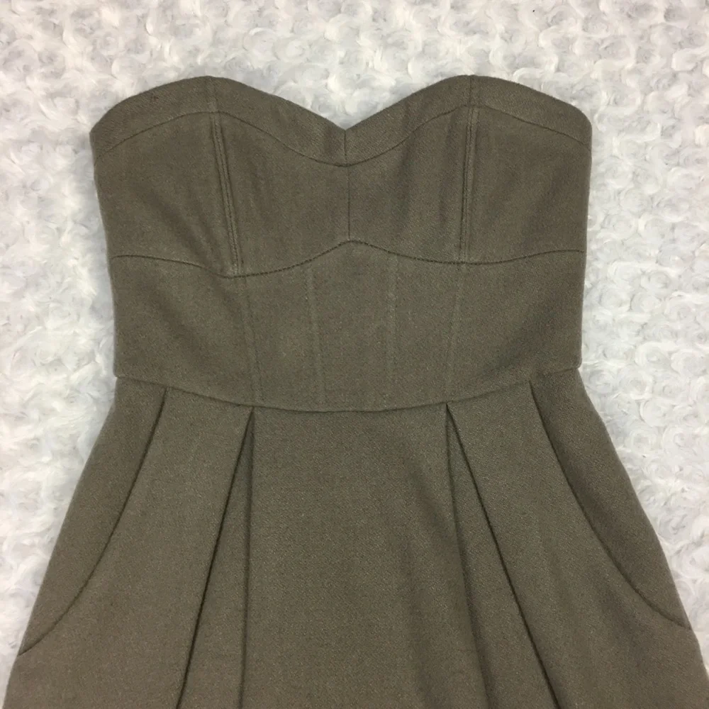 Sleeveless Strapless Pleated Dress w 2 pockets.‎ - Picture 2 of 8